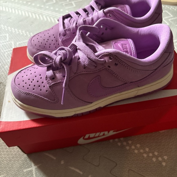 Nike dunks - Picture 2 of 3